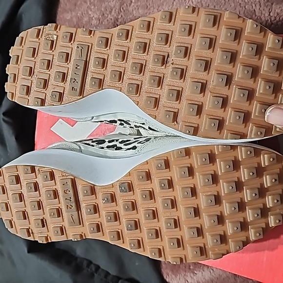 Nike Leopard Sneakers - Picture 3 of 4